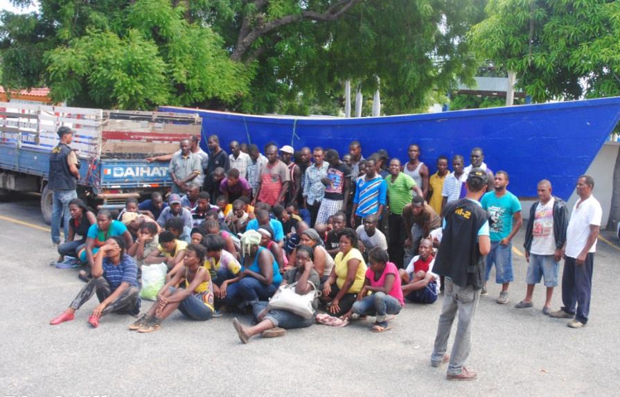 Haitianos son engañados con promesa de ir a Puerto Rico