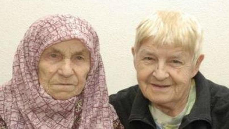 Reencuentro tras 72 años de dos hermanas bosnias que vivían a 200 kilómetros Reencuentro tras 72 años de dos hermanas bosnias que vivían a 200 kilómetros
