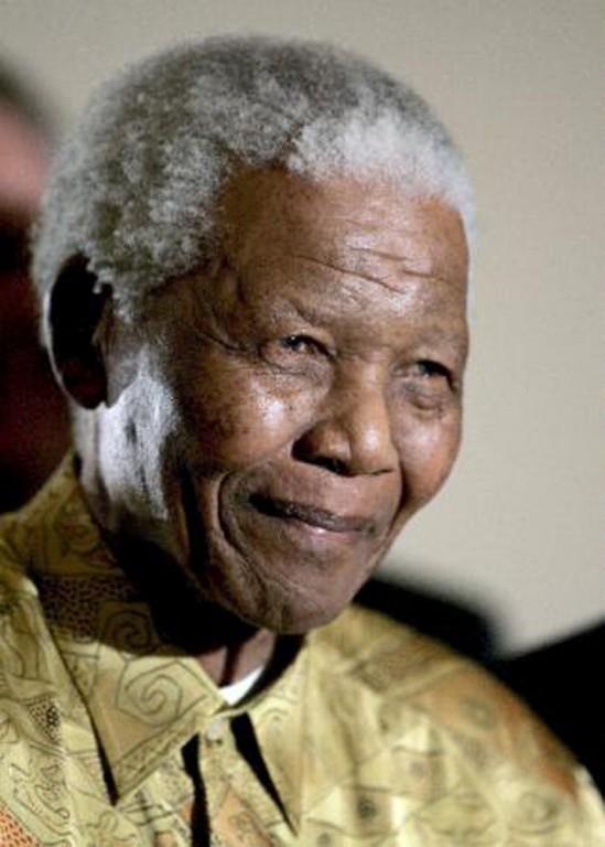Mandela, recuperado de su operación, vuelve a su rutina