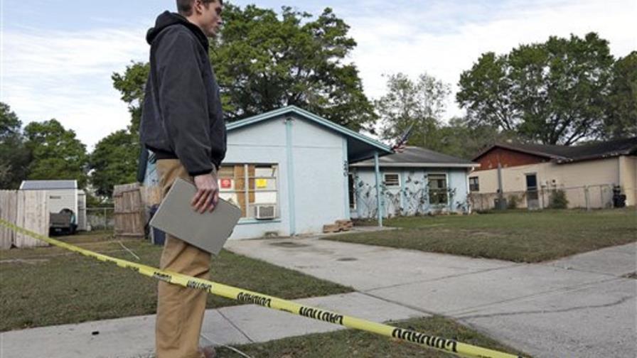 Hueco se traga a hombre en Tampa