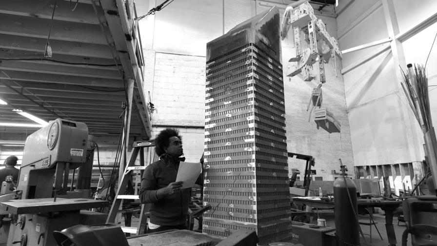 El cubano Alexandre Arrechea reinventa los edificios más famosos de NY