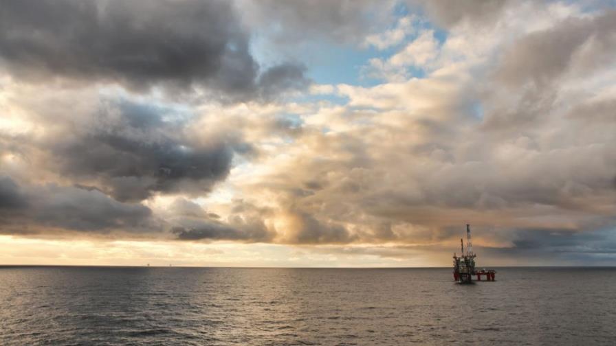 El petróleo de Texas abre a la baja hasta 90,59 dólares