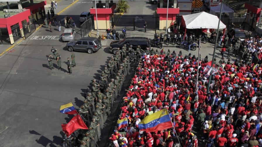 Comienza el traslado del féretro de Chávez a la Academia Militar en Caracas