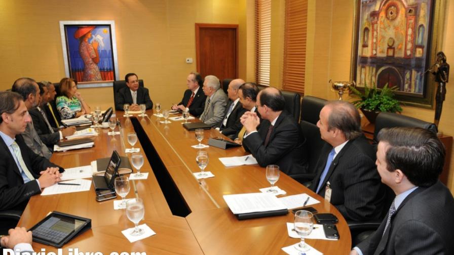 Sector financiero busca reactivar créditos a sectores productivos