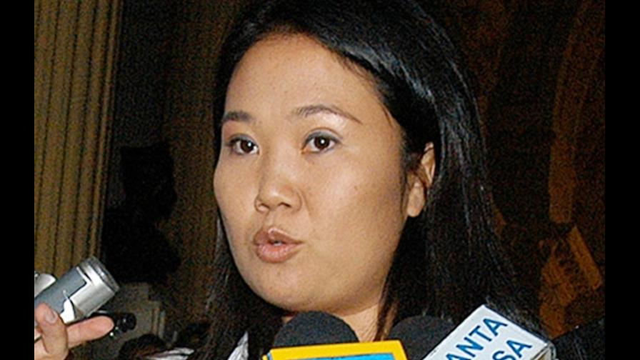 Fujimoristas dan un 10 % de su sueldo para pagar salario de hija de Fujimori