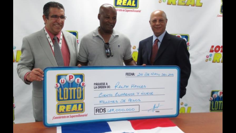 Loto Real entrega premio