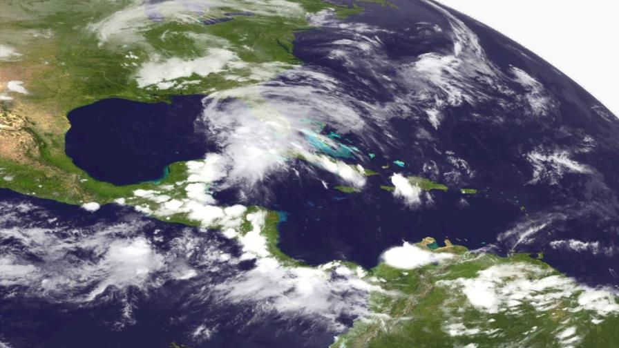 La tormenta Andrea se fortalece mientras avanza hacia la costa de Florida