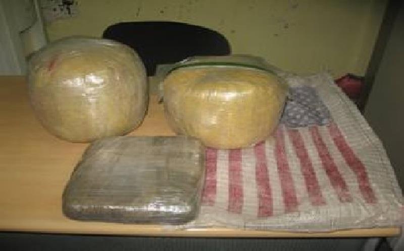 Apresan haitiano acusado de transportar un saco de marihuana