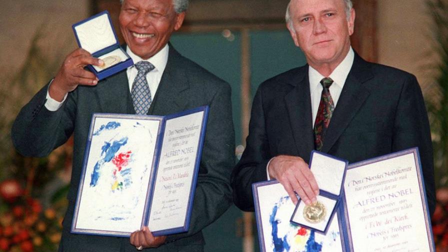 El último presidente del apartheid: Fue un honor trabajar con Mandela