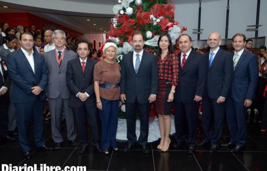 La Navidad 2013 de Claro llega a su edificio corporativo La Navidad 2013 de Claro llega a su edificio corporativo