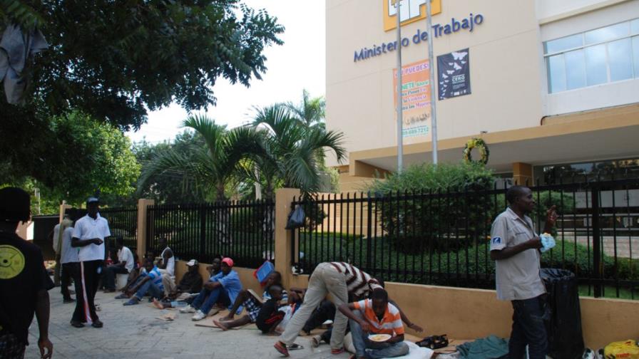 Paraison pide a Migración no repatriar haitianos en litigio