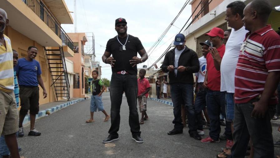 David Ortiz comparte con sus amigos David Ortiz comparte con sus amigos