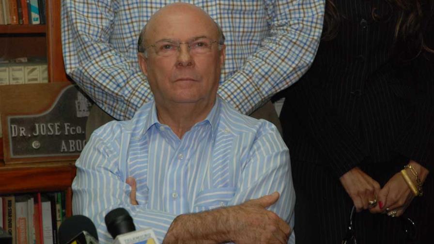 Hipólito Mejía pide a Miguel Vargas demostrar que no recibió fondos del narcotráfico