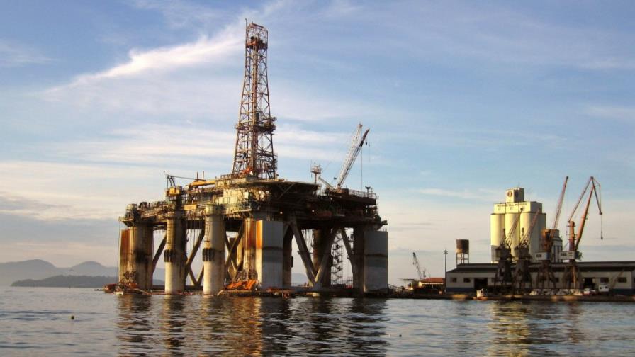 El petróleo de Texas baja el 0,43 % y cierra en 90,43 dólares