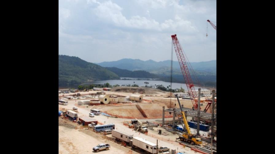 Diputado dice contrato con Barrick tiene contradicciones constitucionales