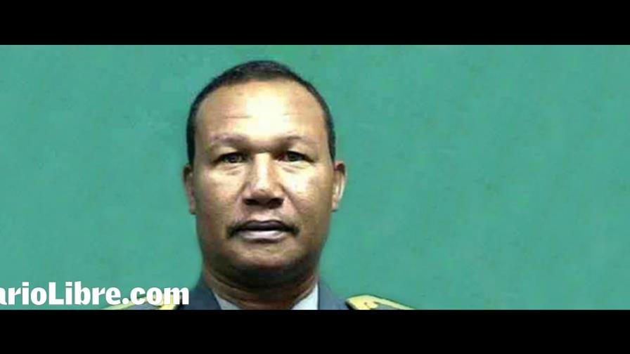 Revelan bala mató al coronel salió de un arma cañón corto
