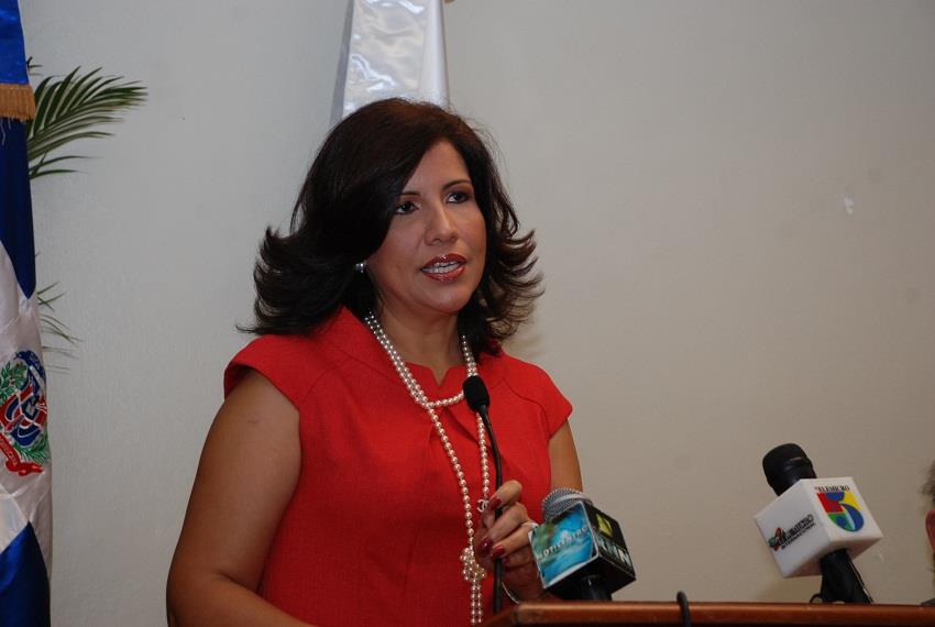 Vicepresidenta encabeza inicio de construcción hospital Pedernales
