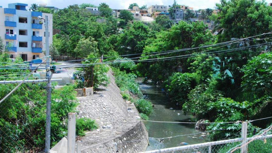 Anuncian segunda etapa saneamiento cañada de Guajimía Anuncian segunda etapa saneamiento cañada de Guajimía