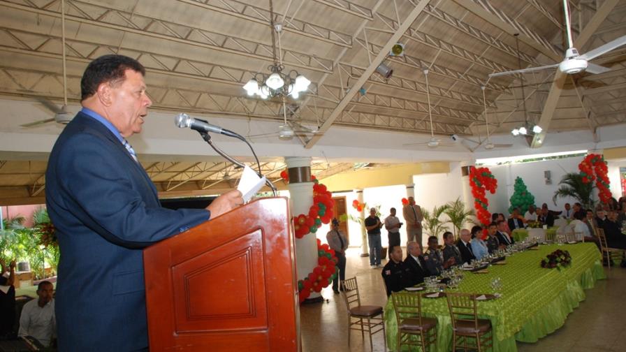 Designan a mayor general retirado Vinicio Perdomo como director del ISSPOL Designan a mayor general retirado Vinicio Perdomo como director del ISSPOL