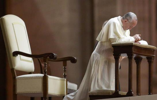 Papa dice que el diálogo y reconciliación son la palabras de la paz en Siria