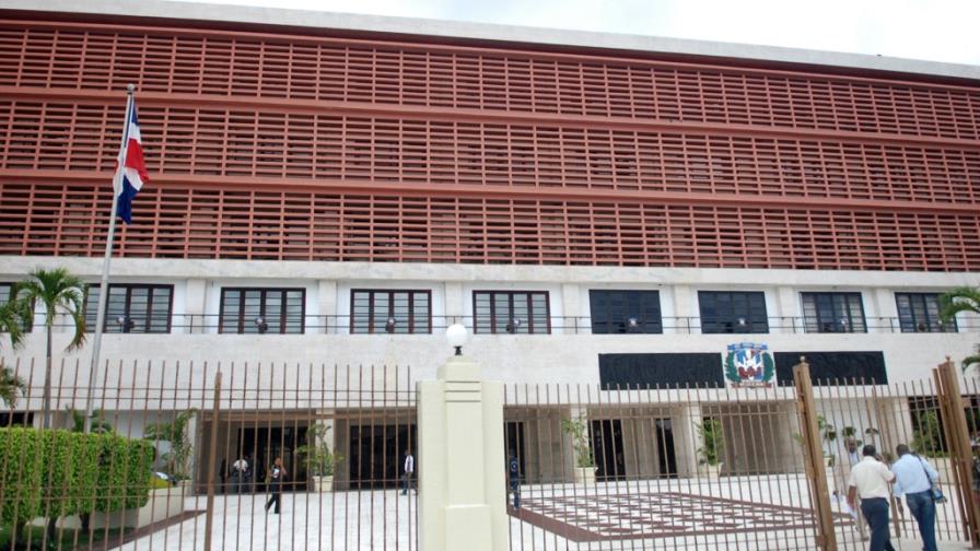 Dicen que se viola la Carta Magna con el presupuesto complementario