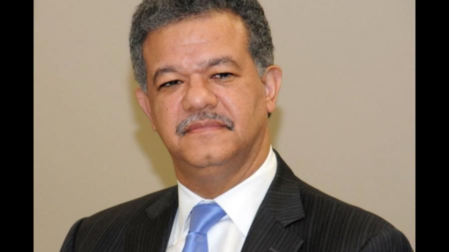 Leonel Fernández se reúne con los diputados; buscan soluciones a la sentencia