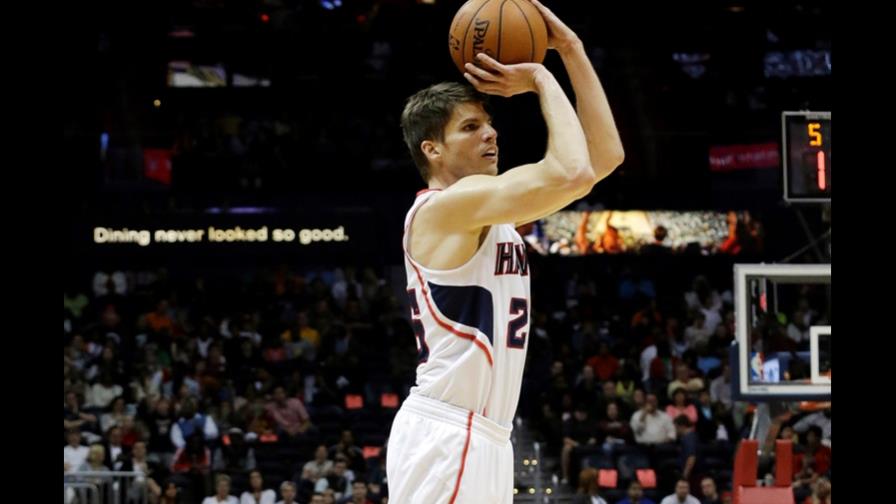 Kyle Korver rompe marca de juegos seguidos con triple