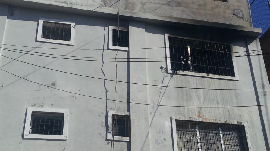 Incendio afecta apartamento cerca del Palacio Nacional