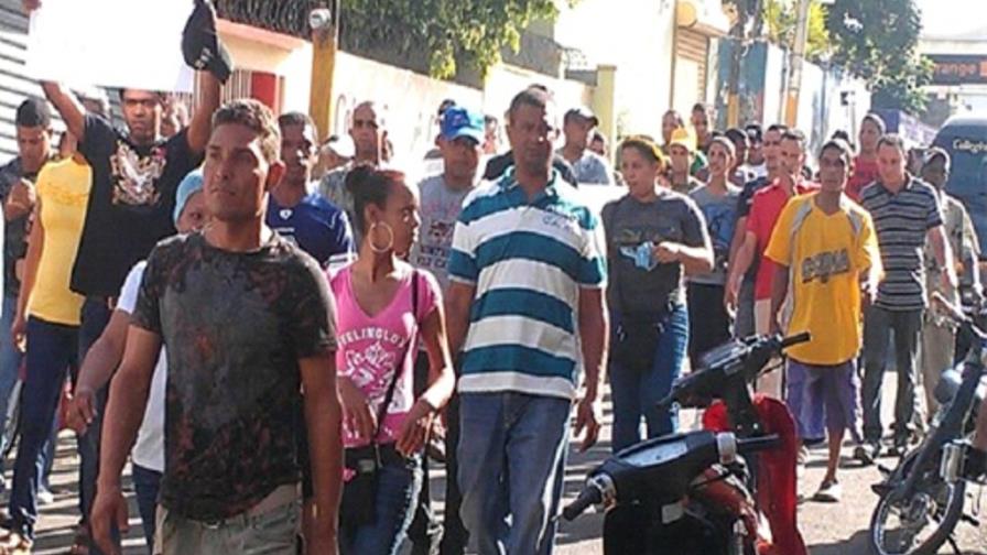 Marchan en defensa de jóvenes heridos por policías; a uno le amputan pierna Marchan en defensa de jóvenes heridos por policías; a uno le amputan pierna
