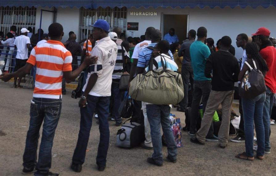 Entregan visado dominicano a 699 ciudadanos haitianos
