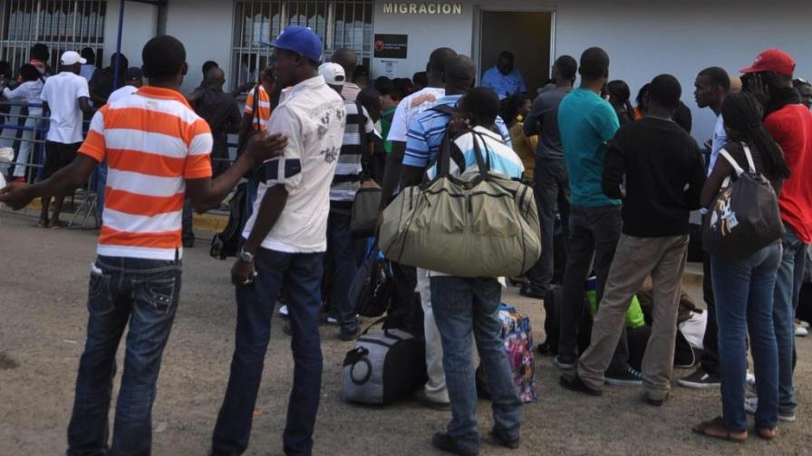 Entregan visado dominicano a 699 ciudadanos haitianos