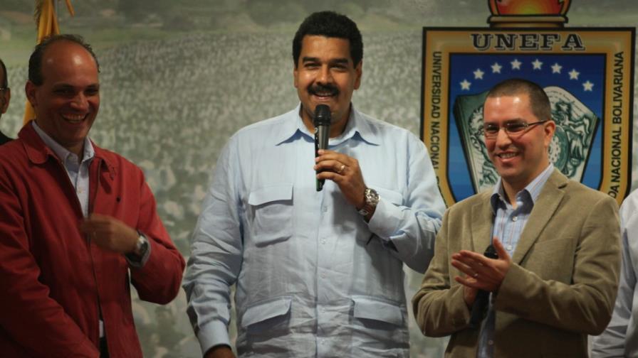 Maduro dice que Chávez está al mando y pendiente de la economía