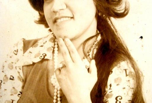 Una mujer que enaltece su Día