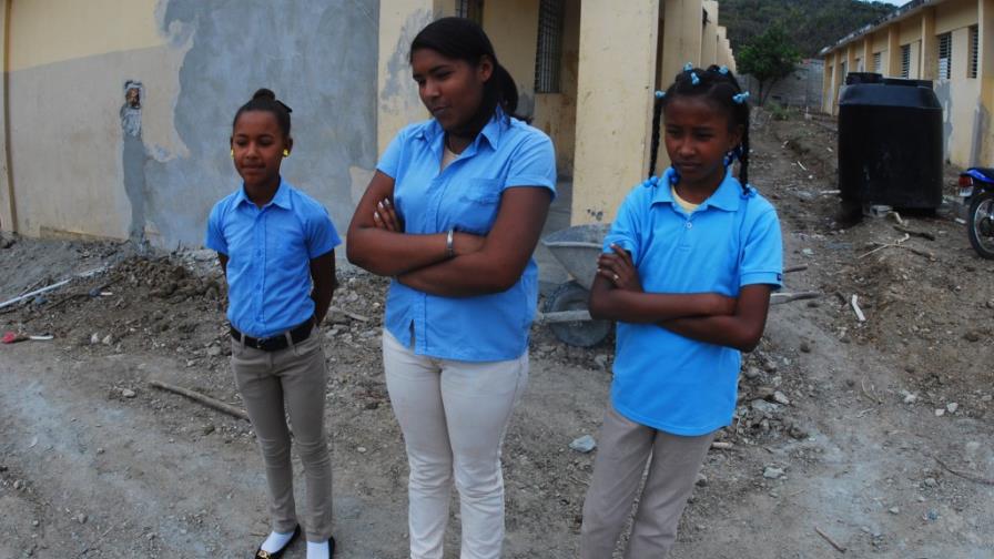 Escuela de Arroyo Cano mejora rendimiento con más docencia