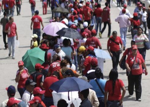 Ricos de Venezuela no lloran la muerte de Chávez