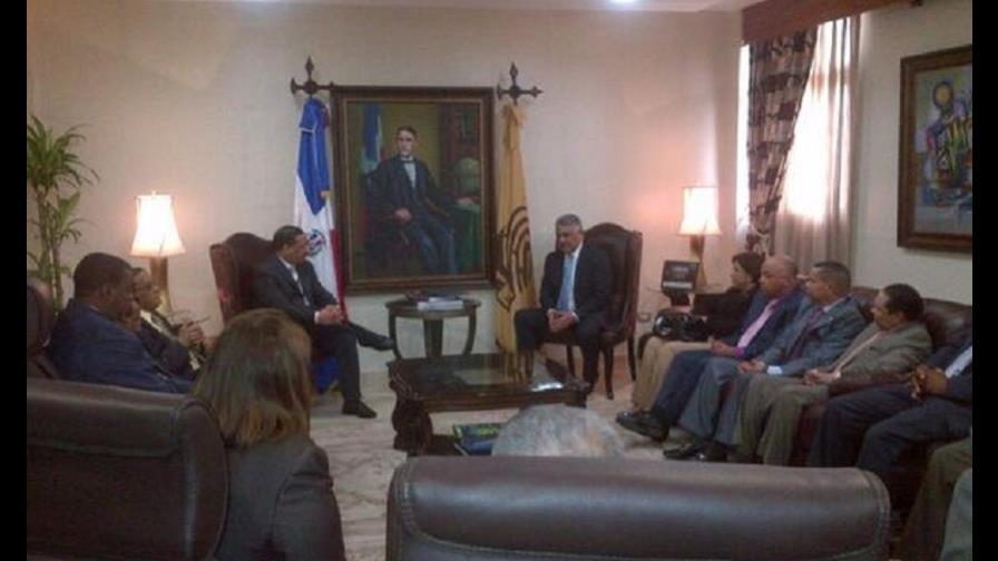 Vargas Maldonado pide al Senado intervenir en conflicto interno de la JCE