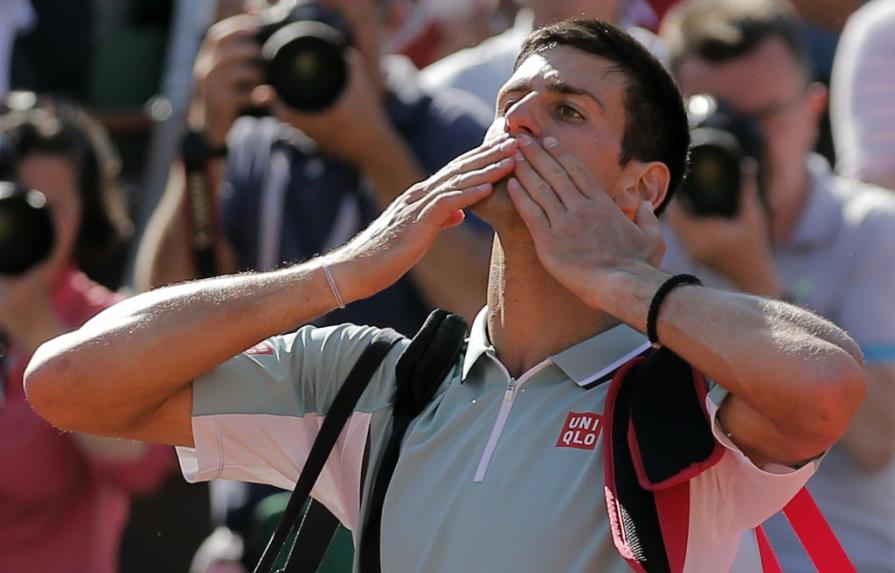 Novak Djokovic se queja por condiciones de cancha