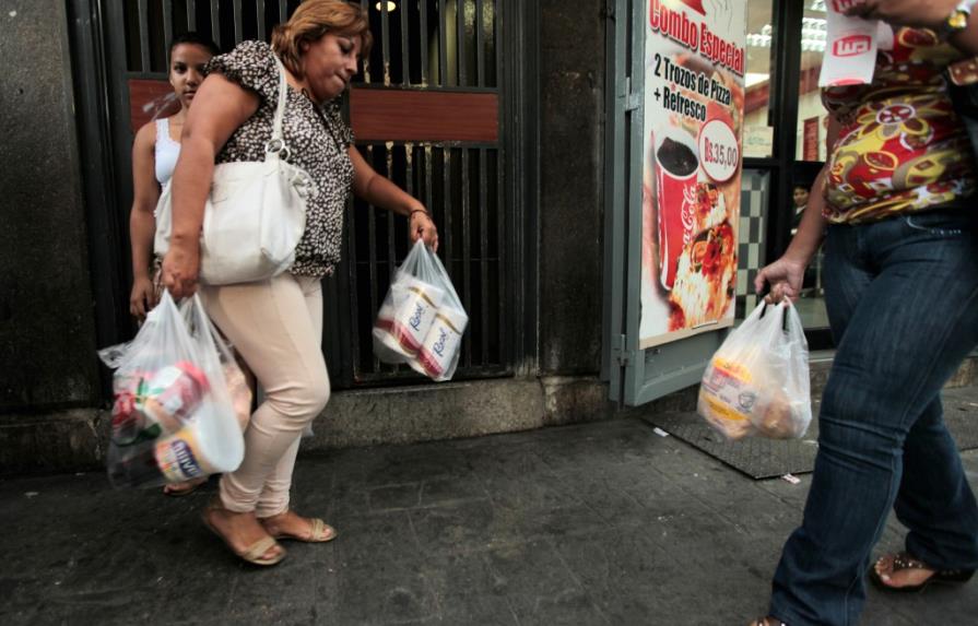 Maduro rechaza restricciones a las compras