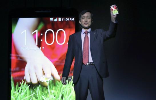 Nuevo móvil todo pantalla y sin botones laterales irrumpe en mercado mundial Nuevo móvil todo pantalla y sin botones laterales irrumpe en mercado mundial