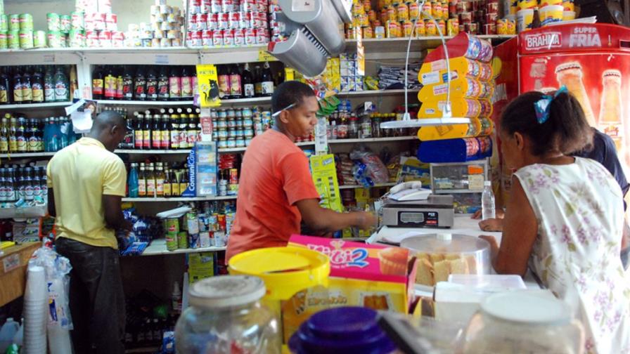 Expertos piden cambiar hábitos de consumo y reducir los gastos