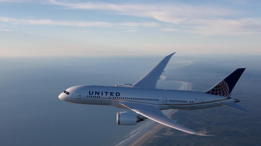 United Airlines lanza primer servicio internacional con su Dreamliner