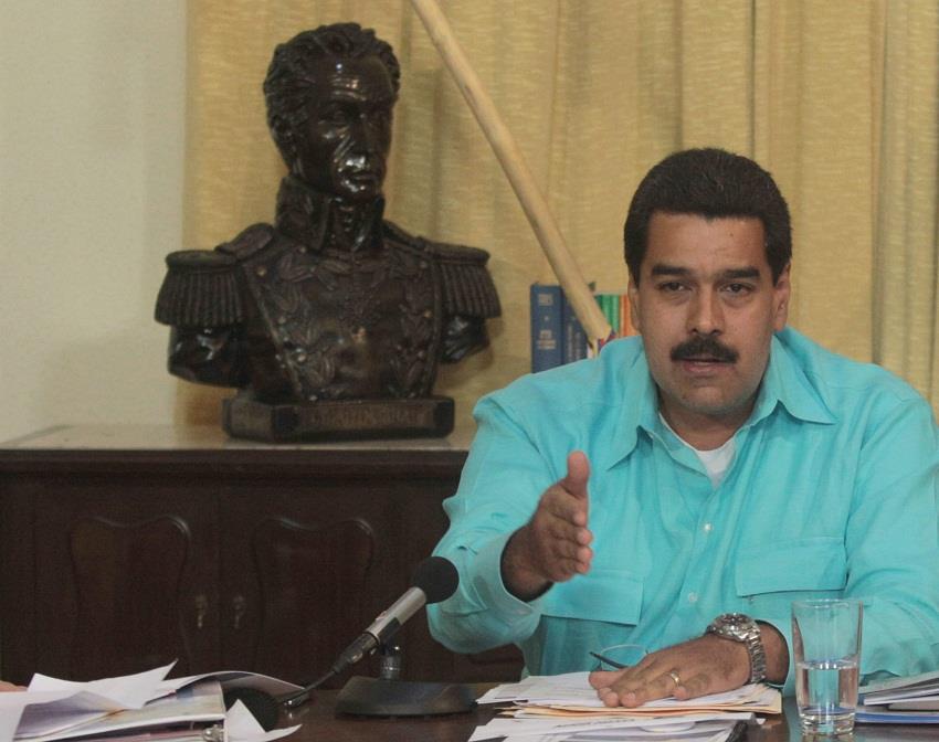 Maduro dice que devaluación busca proteger moneda de ataques especulativos