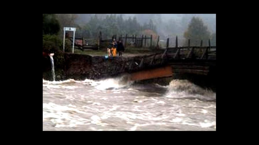 Cierran principal paso entre Argentina y Chile por fuertes lluvias y aludes
