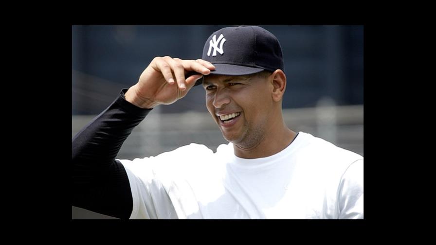 A-Rod, prendado de joven santiaguera