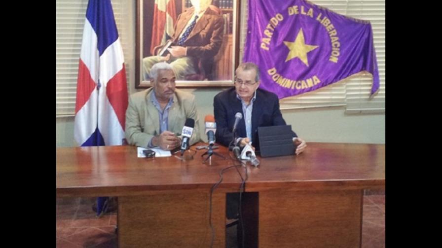 PLD acusa a Hipólito Mejía de patrocinar juicios populares contra Leonel Fernández PLD acusa a Hipólito Mejía de patrocinar juicios populares contra Leonel Fernández