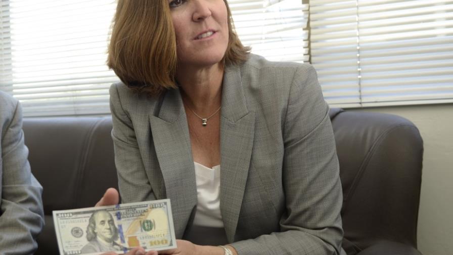 Estados Unidos emite un nuevo billete de 100 dólares con mayor seguridad