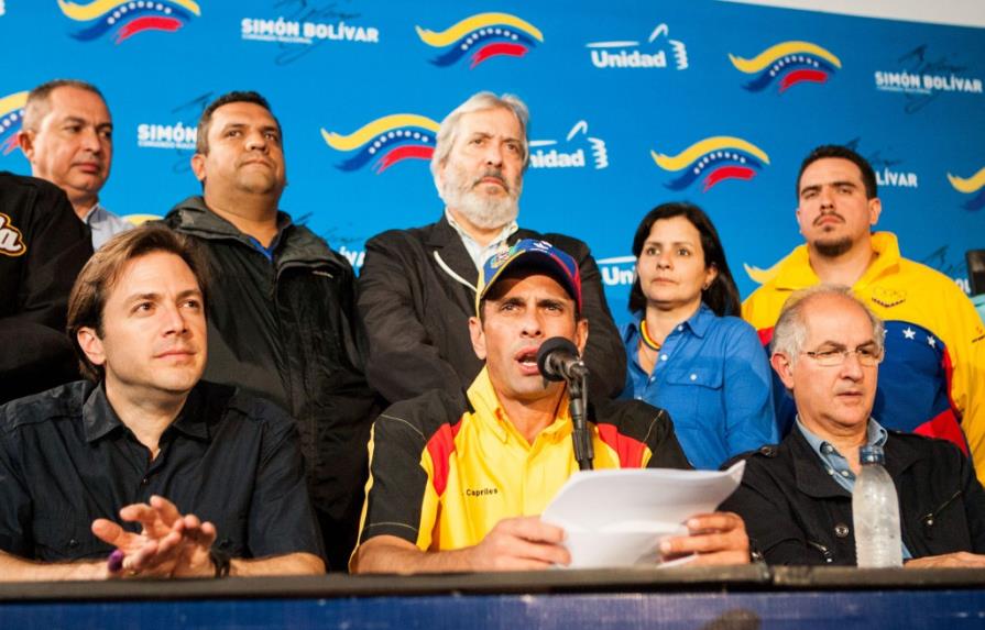 Capriles anuncia que seguirá luchando contra todo el poder del Estado