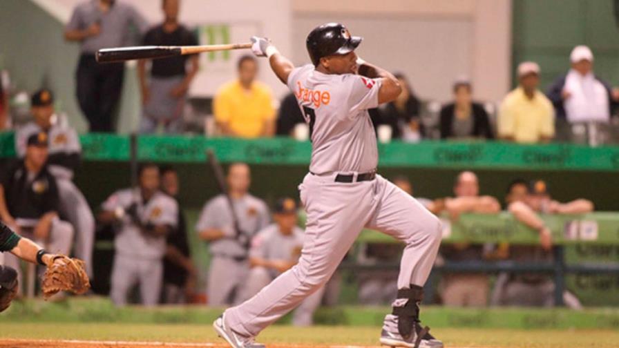 Las Aguilas derrotan a las Estrellas 11x3 carreras