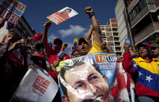 Oficialistas realizan acto ante ausencia de Chávez