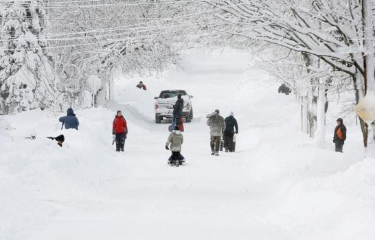 Fuerte tormenta de nieve en costa noreste de EEUU deja diez muertos